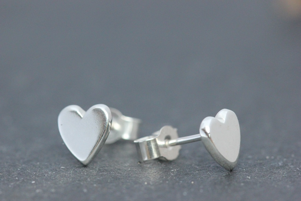 inSilver | Heart Stud Earrings