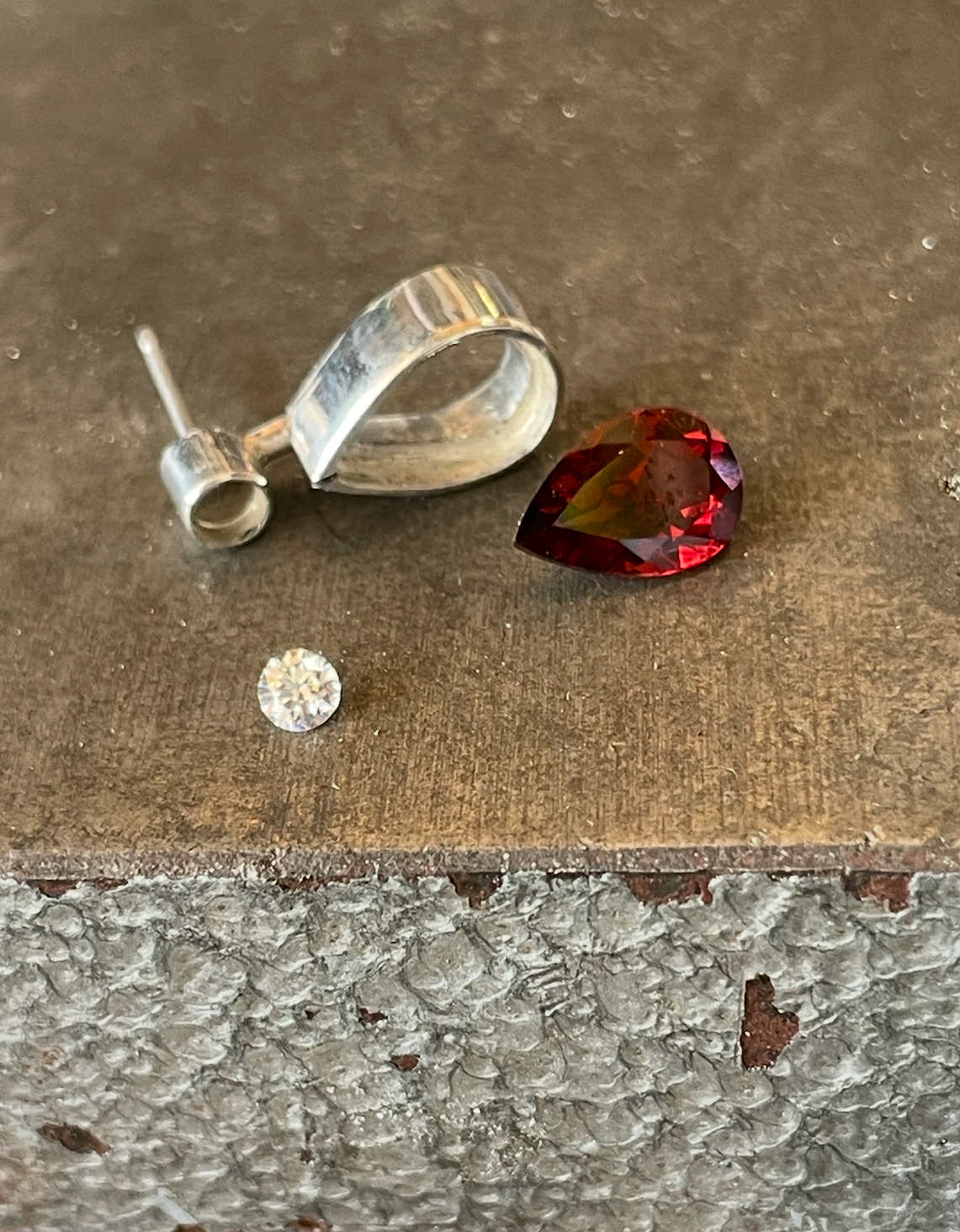 Garnet earrings designed by Aimi