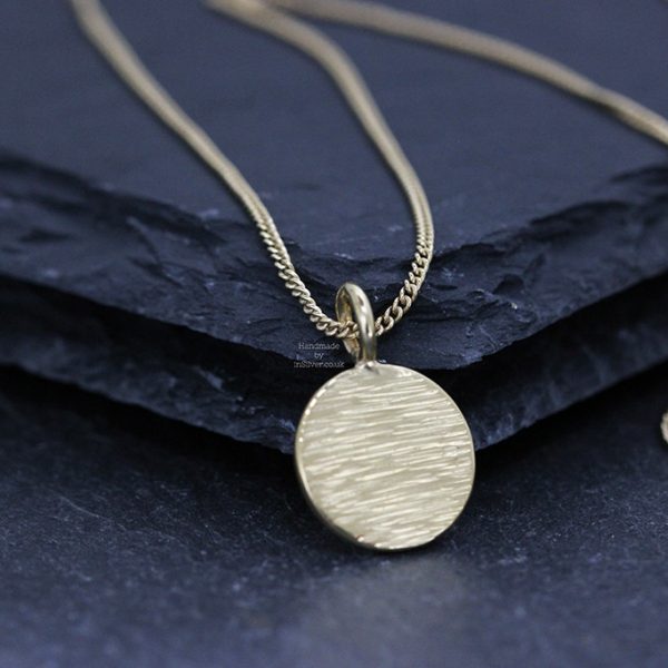 Line Hammered Disc pendant Gold Vermeil